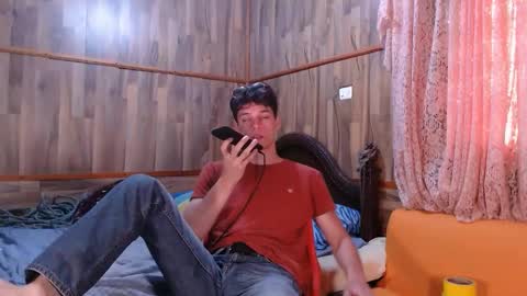 Snapshot of powertwinky chatting on 12-24-24, 07:11 chris independent  online show from 12-24-24, 07:11