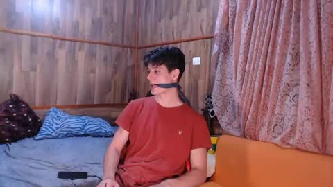 Snapshot of powertwinky chatting on 12-27-24, 01:32 chris independent  online show from 12-27-24, 01:32