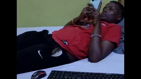 Snapshot of precious_nesh chatting on 12-21-25, 03:02 precious_nesh online show from 12-21-25, 03:02