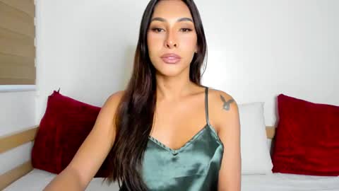 Snapshot of preciousisland chatting on 01-26-25, 09:51 Paula online show from 01-26-25, 09:51