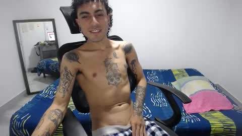 Plux online show from 03-25-26, 05:57