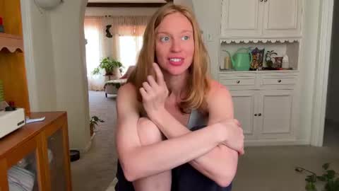 Snapshot of pretendlunch chatting on 07-19-26, 08:12 Pretend online show from 07-19-26, 08:12