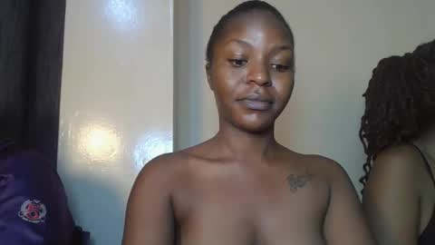 Snapshot of prettie_dee chatting on 11-03-25, 02:18 Bad gurl Riri online show from 11-03-25, 02:18