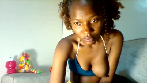 Snapshot of prettie_petitee chatting on 07-14-26, 03:33 prettie_petitee online show from 07-14-26, 03:33