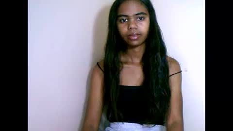 prettiethalia online show from 10-27-25, 08:07