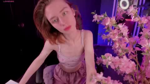 Snapshot of pretty__victoria chatting on 05-15-26, 06:09 Lady vikki online show from 05-15-26, 06:09