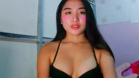 Snapshot of pretty_am chatting on 05-08-26, 03:39 pretty_am online show from 05-08-26, 03:39