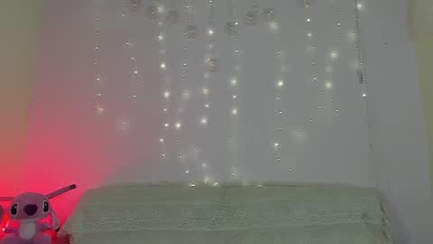 Snapshot of pretty_and_strong chatting on 10-13-25, 01:38 pretty_and_strong online show from 10-13-25, 01:38