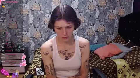 pretty_cristal22 online show from 04-25-26, 12:19