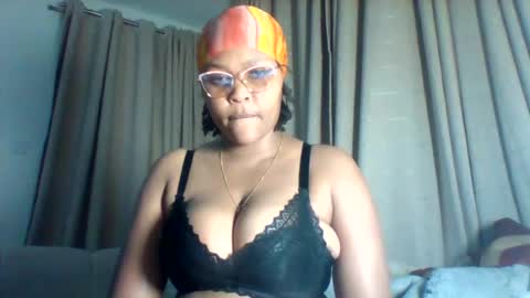 pretty_dee1 online show from 07-27-26, 03:13