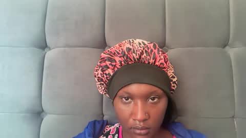 Snapshot of pretty_ellsie chatting on 10-02-25, 04:08 independent model online show from 10-02-25, 04:08