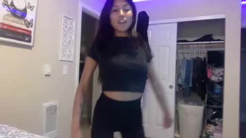 Snapshot of pretty_girl828687 chatting on 10-16-25, 09:49 pretty_girl828687 online show from 10-16-25, 09:49