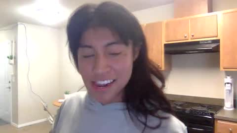 pretty_girl828687 online show from 12-17-25, 11:33