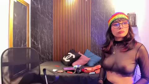 pretty_honey22 online show from 06-27-26, 12:59
