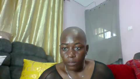 Snapshot of pretty_ivy chatting on 12-16-24, 09:03 SARAH online show from 12-16-24, 09:03