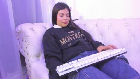 pretty online show from 11-21-25, 11:42