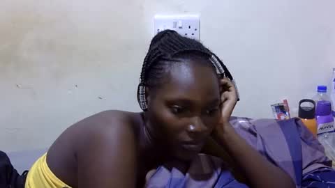 pretty_leila1 online show from 04-22-26, 08:39