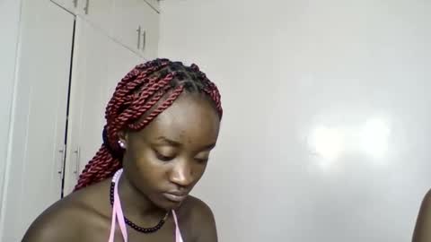 pretty luv1 online show from 12-22-25, 08:00