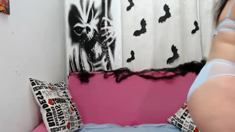 pretty_malika online show from 10-29-25, 03:31