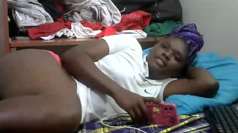 pretty_melan online show from 04-28-26, 07:02