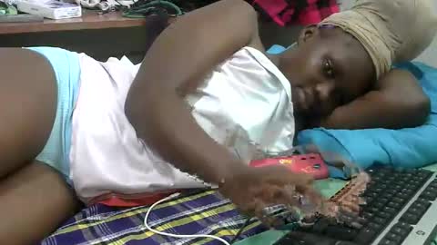 pretty_melan online show from 04-29-26, 08:18