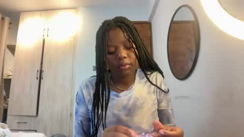 Snapshot of pretty_peaches chatting on 06-20-26, 11:29 Pretty peaches online show from 06-20-26, 11:29