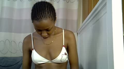 pretty_petite24 online show from 01-05-25, 01:47