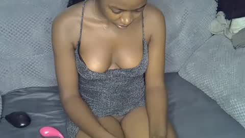 Snapshot of pretty_petite24 chatting on 06-17-26, 06:42 pretty_petite24 online show from 06-17-26, 06:42