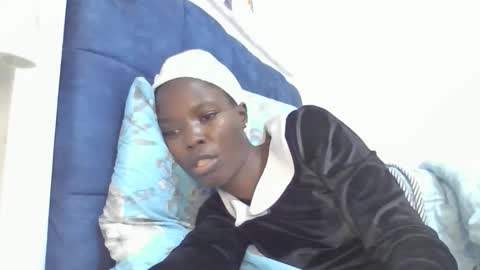 pretty_petite_ebony online show from 12-20-25, 08:05