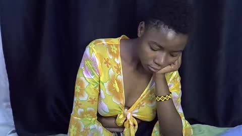 Snapshot of pretty_queen18 chatting on 02-23-25, 04:07 NASH online show from 02-23-25, 04:07