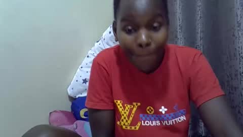 Snapshot of pretty_sheanna chatting on 10-18-25, 07:47 pretty_sheanna online show from 10-18-25, 07:47