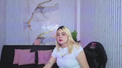 pretty_tay online show from 05-27-26, 11:40