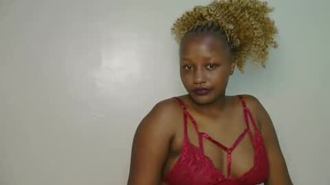 Snapshot of pretty_tinna chatting on 11-04-25, 12:04 Tina online show from 11-04-25, 12:04