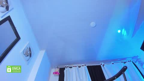 Snapshot of pretty_valen chatting on 06-03-26, 04:45 Valentina online show from 06-03-26, 04:45