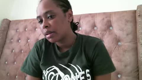 Snapshot of pretty_zii chatting on 09-23-25, 08:17 zii online show from 09-23-25, 08:17