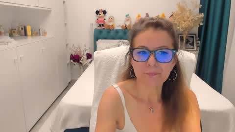 Snapshot of prettyblackeyes chatting on 05-20-26, 06:41 wilma online show from 05-20-26, 06:41