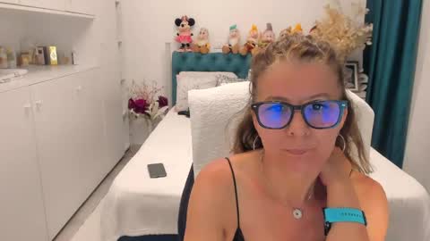 Snapshot of prettyblackeyes chatting on 05-29-26, 10:19 wilma online show from 05-29-26, 10:19