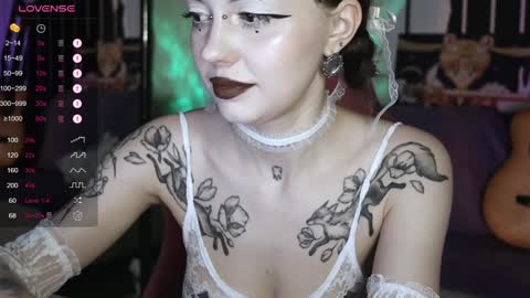 Violet online show from 12-20-24, 12:05