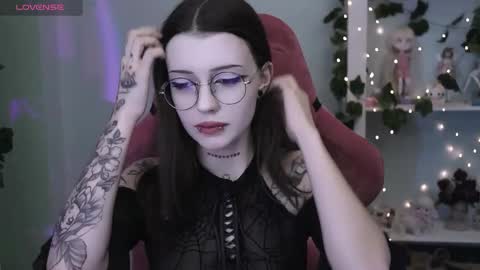 Violet online show from 03-10-26, 10:48