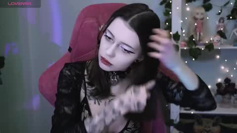 Violet online show from 03-12-26, 12:17