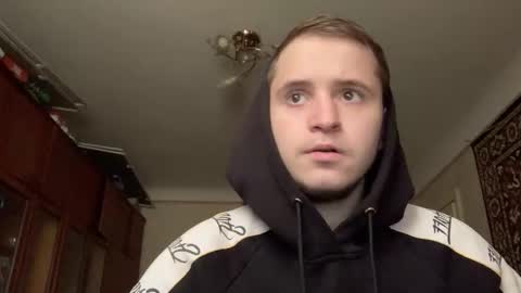 prettyboyhot01 online show from 10-18-25, 08:37