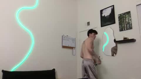 pretty boy online show from 11-08-25, 06:24