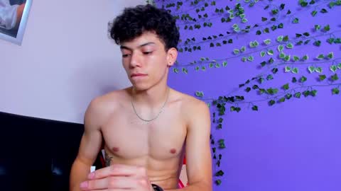 Snapshot of prettybunnies08 chatting on 01-29-25, 11:04 Enzo Denis online show from 01-29-25, 11:04