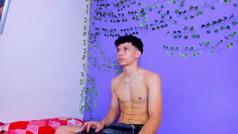 Snapshot of prettybunnies08 chatting on 02-07-25, 07:17 Enzo Denis online show from 02-07-25, 07:17