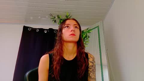 Snapshot of prettybunnies08 chatting on 11-30-25, 08:13 Enzo Denis online show from 11-30-25, 08:13