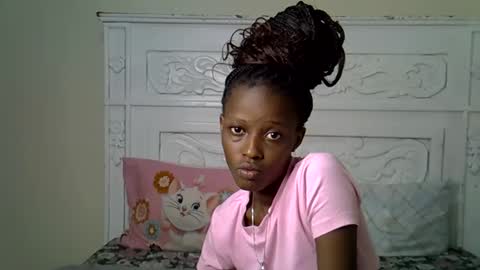 Snapshot of prettybunnny chatting on 10-27-25, 02:43 Bunny online show from 10-27-25, 02:43