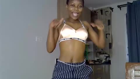 Snapshot of prettycoco_ chatting on 04-04-26, 01:19 coco online show from 04-04-26, 01:19