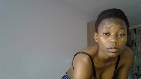 Snapshot of prettycoco_ chatting on 04-06-26, 02:42 coco online show from 04-06-26, 02:42