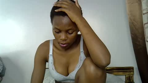 Snapshot of prettycoco_ chatting on 04-16-26, 10:05 coco online show from 04-16-26, 10:05