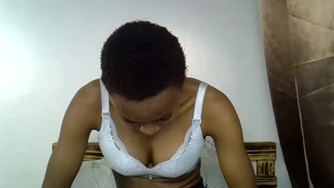 Snapshot of prettycoco_ chatting on 04-19-26, 09:28 coco online show from 04-19-26, 09:28